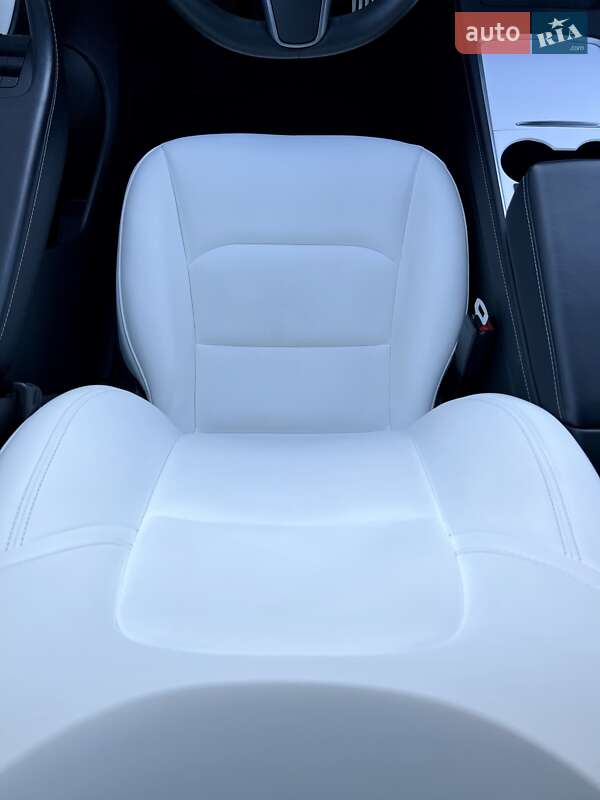 Внедорожник / Кроссовер Tesla Model Y 2022 в Киеве