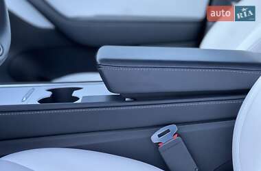 Внедорожник / Кроссовер Tesla Model Y 2022 в 