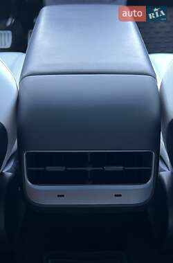 Внедорожник / Кроссовер Tesla Model Y 2022 в 