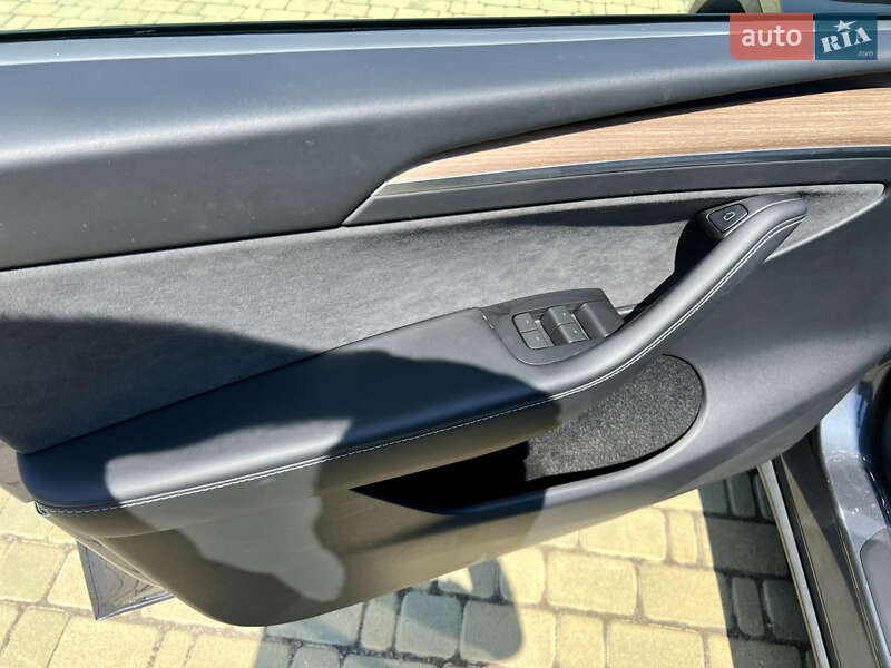 Внедорожник / Кроссовер Tesla Model Y 2023 в Одессе
