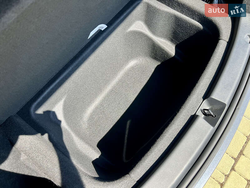 Внедорожник / Кроссовер Tesla Model Y 2023 в Одессе