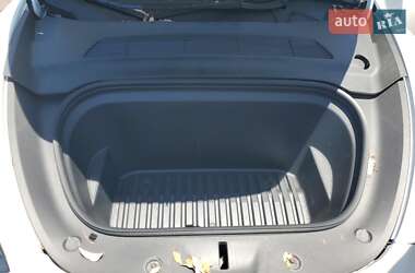 Внедорожник / Кроссовер Tesla Model Y 2023 в 