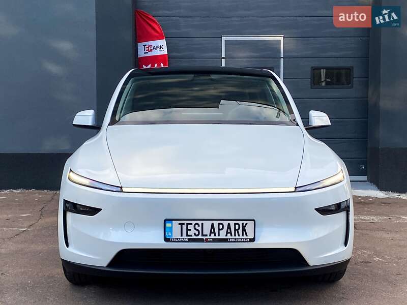Внедорожник / Кроссовер Tesla Model Y 2025 в Киеве