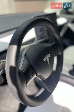 Внедорожник / Кроссовер Tesla Model Y 2020 в 