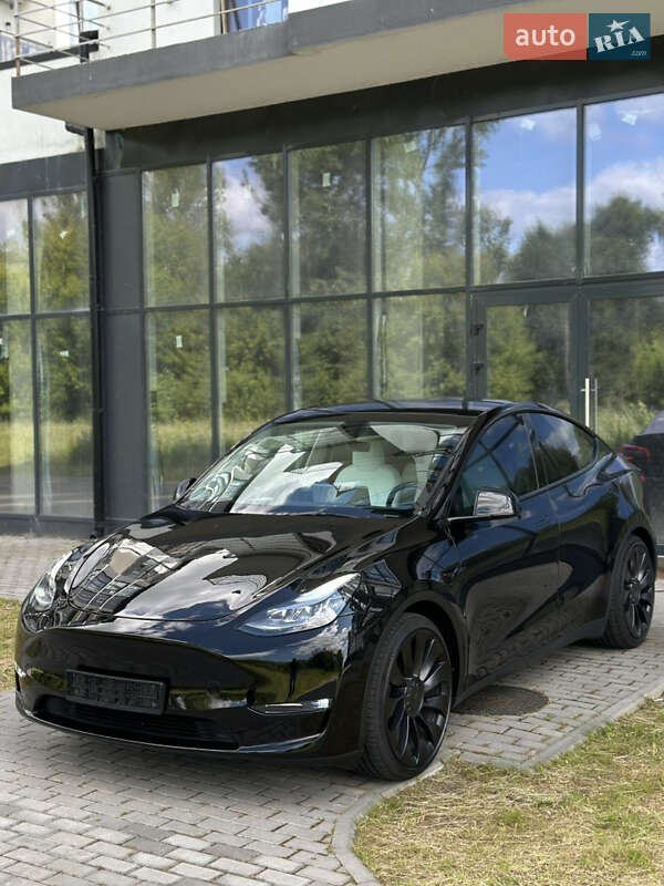 Внедорожник / Кроссовер Tesla Model Y 2023 в Ровно