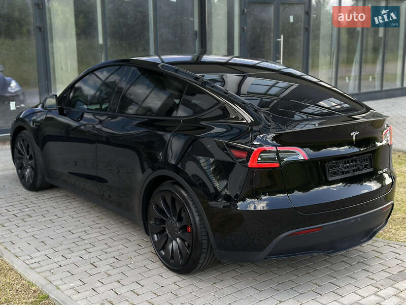 Внедорожник / Кроссовер Tesla Model Y 2023 в Ровно