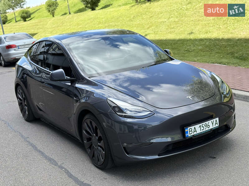 Внедорожник / Кроссовер Tesla Model Y 2021 в Киеве