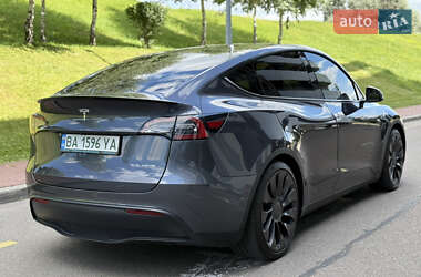 Внедорожник / Кроссовер Tesla Model Y 2021 в 