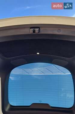 Внедорожник / Кроссовер Tesla Model Y 2022 в 