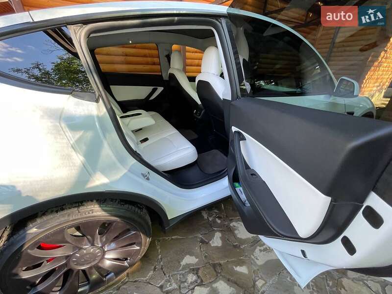 Внедорожник / Кроссовер Tesla Model Y 2021 в Днепре