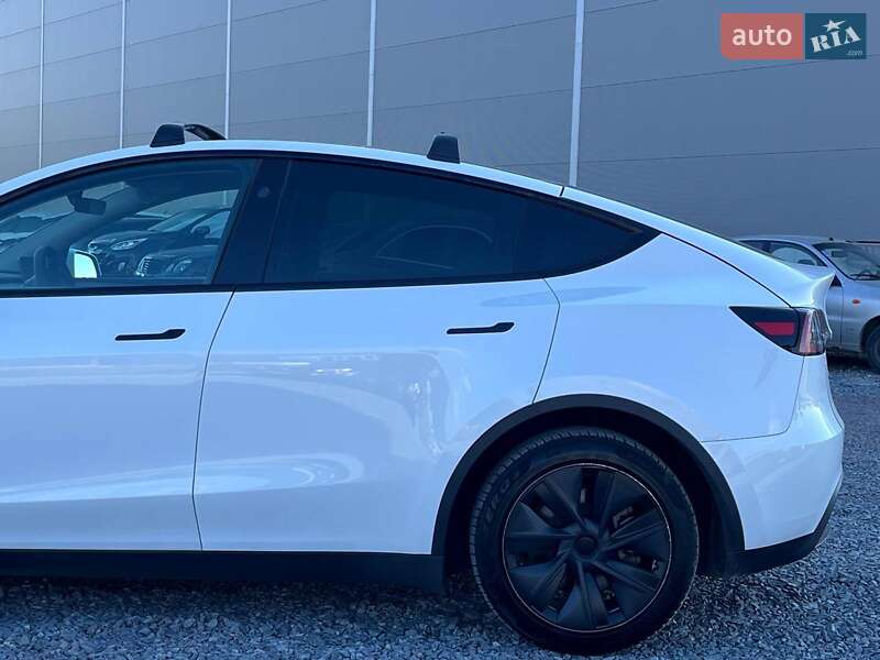 Внедорожник / Кроссовер Tesla Model Y 2024 в Львове