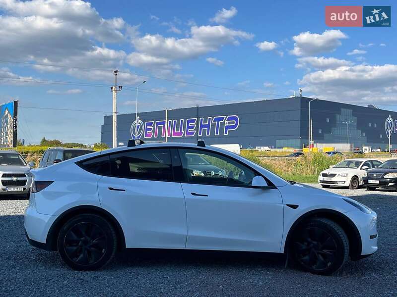 Внедорожник / Кроссовер Tesla Model Y 2024 в Львове