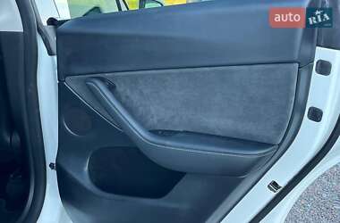 Внедорожник / Кроссовер Tesla Model Y 2024 в 
