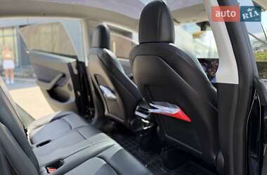Внедорожник / Кроссовер Tesla Model Y 2021 в 