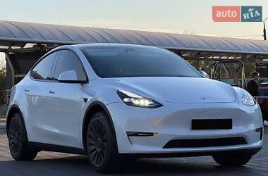 Внедорожник / Кроссовер Tesla Model Y 2024 в 