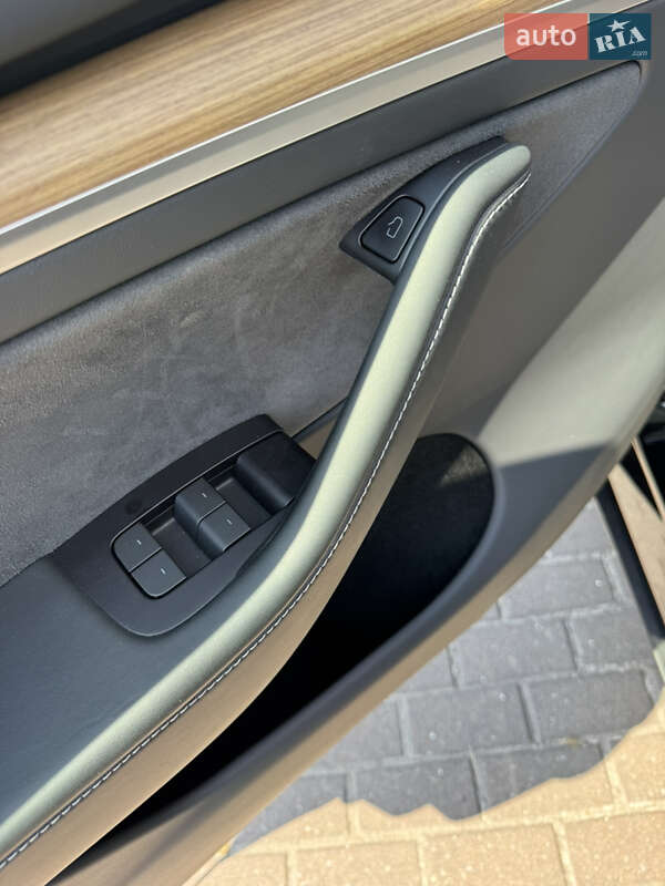 Внедорожник / Кроссовер Tesla Model Y 2023 в Ровно фото 35 Внедорожник / Кроссовер Tesla Model Y 2023 в Ровно