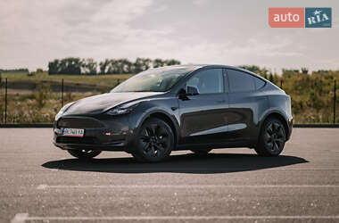 Внедорожник / Кроссовер Tesla Model Y 2024 в 