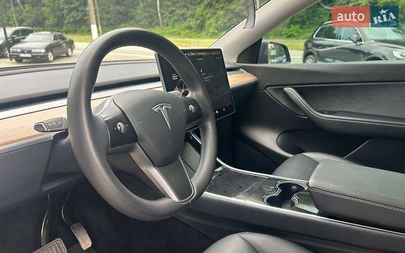 Внедорожник / Кроссовер Tesla Model Y 2020 в Черновцах