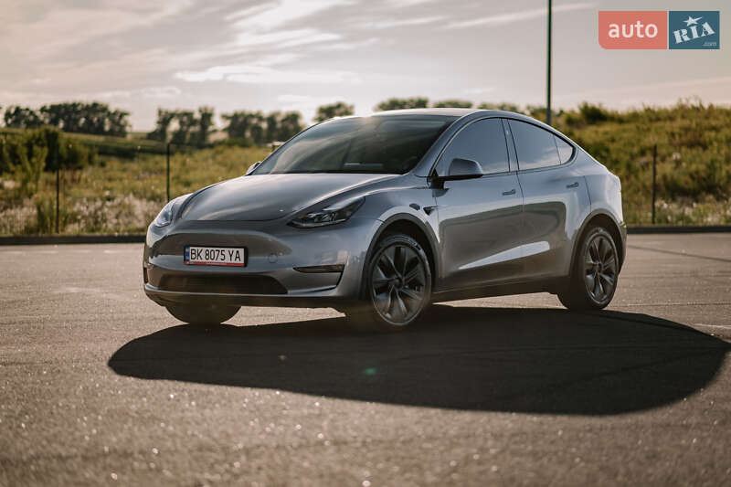 Позашляховик / Кросовер Tesla Model Y 2024 в Рівному