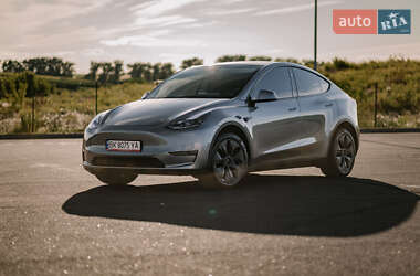Внедорожник / Кроссовер Tesla Model Y 2024 в 