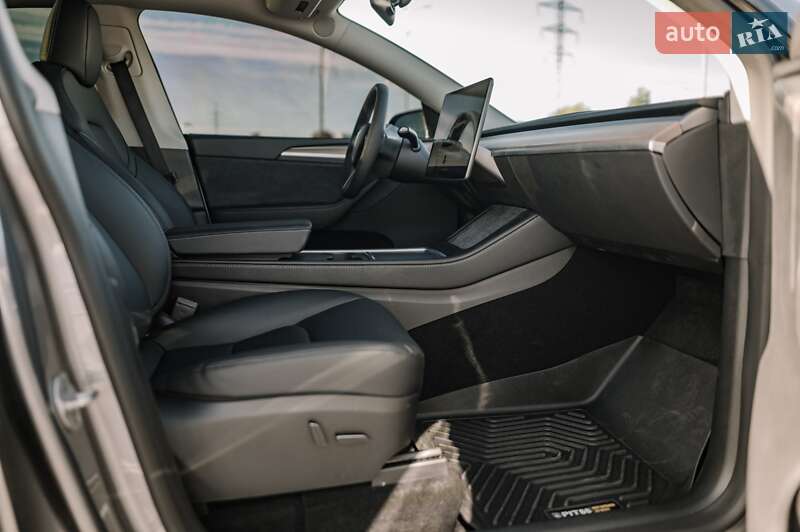 Позашляховик / Кросовер Tesla Model Y 2024 в Рівному фото 64 Позашляховик / Кросовер Tesla Model Y 2024 в Рівному