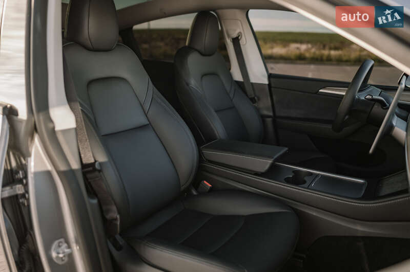 Позашляховик / Кросовер Tesla Model Y 2024 в Рівному фото 66 Позашляховик / Кросовер Tesla Model Y 2024 в Рівному