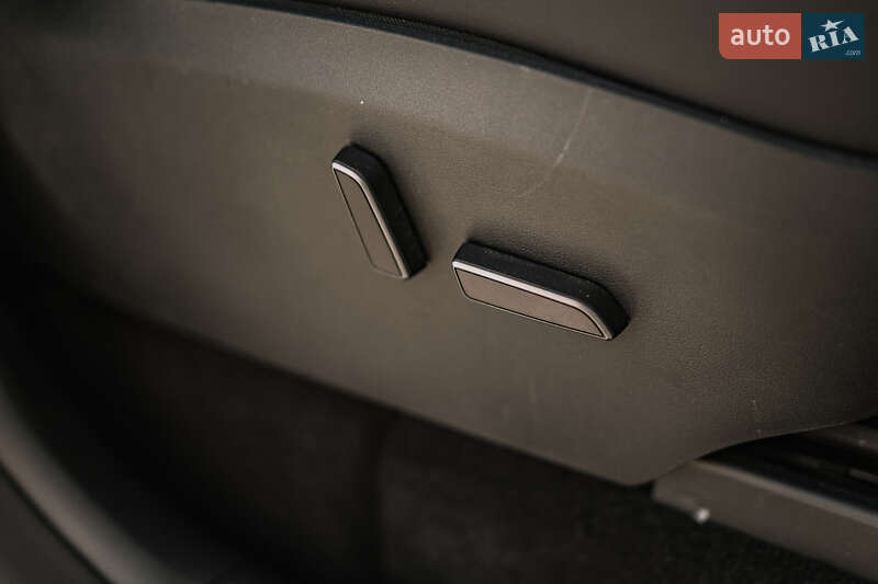 Позашляховик / Кросовер Tesla Model Y 2024 в Рівному фото 67 Позашляховик / Кросовер Tesla Model Y 2024 в Рівному