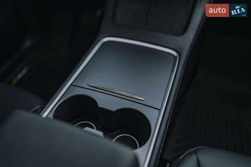 Позашляховик / Кросовер Tesla Model Y 2024 в Рівному фото 76 Позашляховик / Кросовер Tesla Model Y 2024 в Рівному