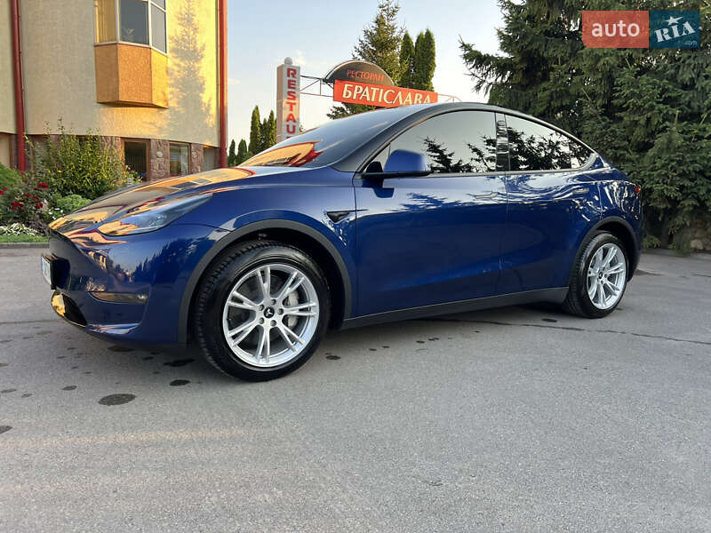 Внедорожник / Кроссовер Tesla Model Y 2024 в Тернополе
