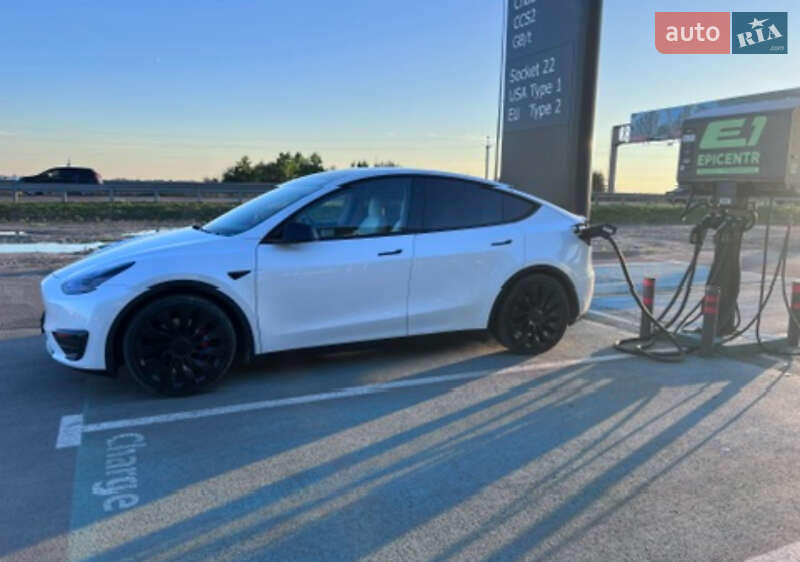 Tesla Model Y 2020