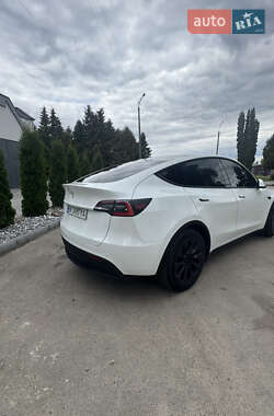 Внедорожник / Кроссовер Tesla Model Y 2021 в 
