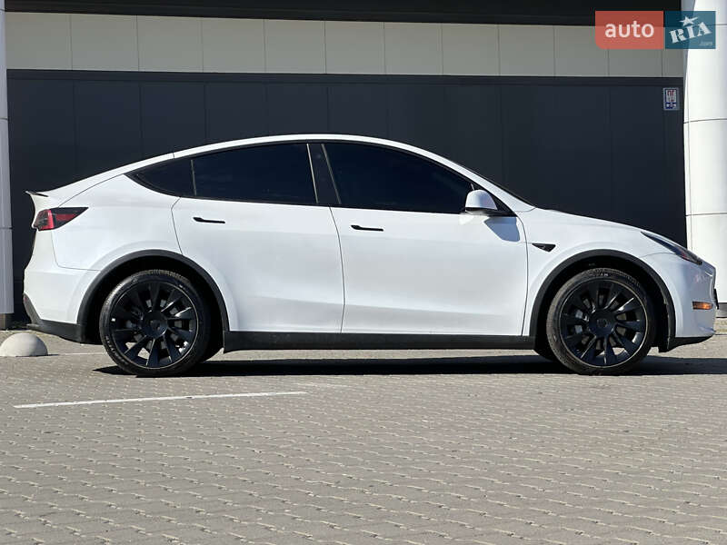 Позашляховик / Кросовер Tesla Model Y 2023 в Києві