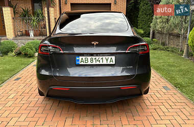 Позашляховик / Кросовер Tesla Model Y 2024 в 