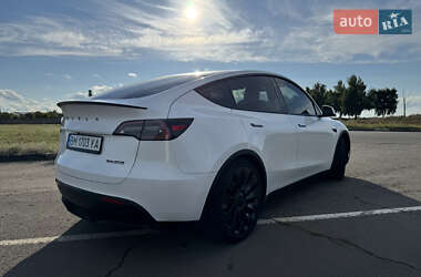 Позашляховик / Кросовер Tesla Model Y 2022 в 
