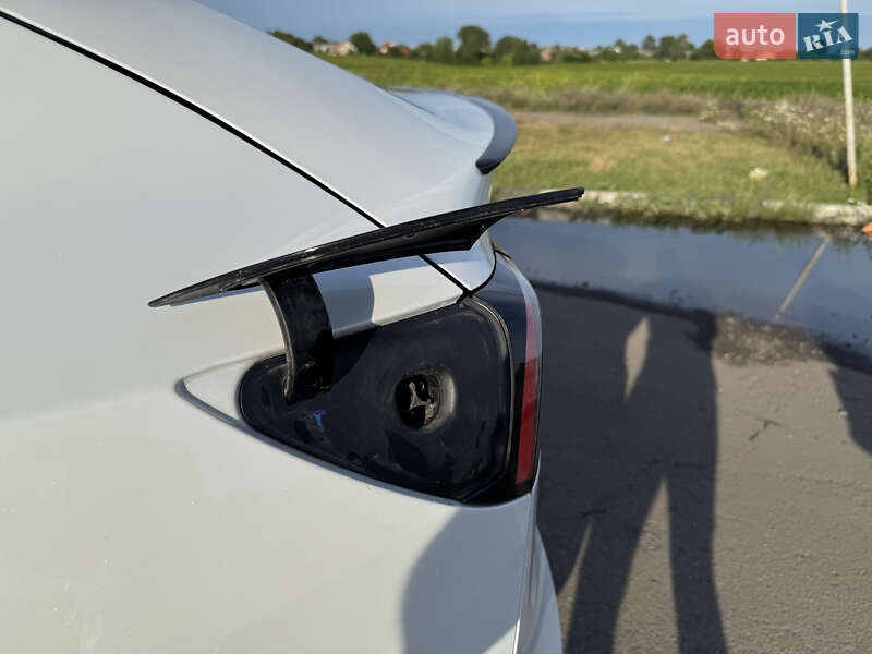 Позашляховик / Кросовер Tesla Model Y 2022 в Сумах фото 34 Позашляховик / Кросовер Tesla Model Y 2022 в Сумах