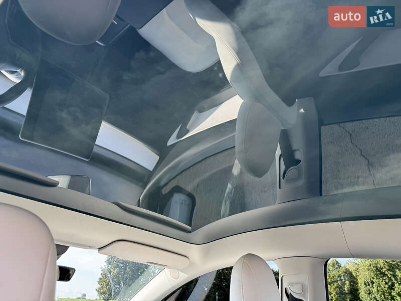 Позашляховик / Кросовер Tesla Model Y 2022 в Сумах фото 40 Позашляховик / Кросовер Tesla Model Y 2022 в Сумах