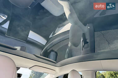 Позашляховик / Кросовер Tesla Model Y 2022 в 