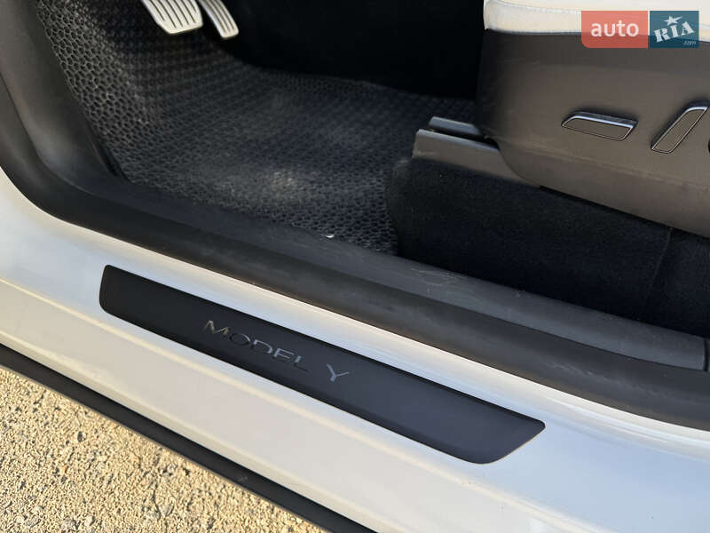 Позашляховик / Кросовер Tesla Model Y 2022 в Сумах фото 44 Позашляховик / Кросовер Tesla Model Y 2022 в Сумах