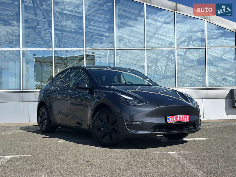 Tesla Model Y 2024