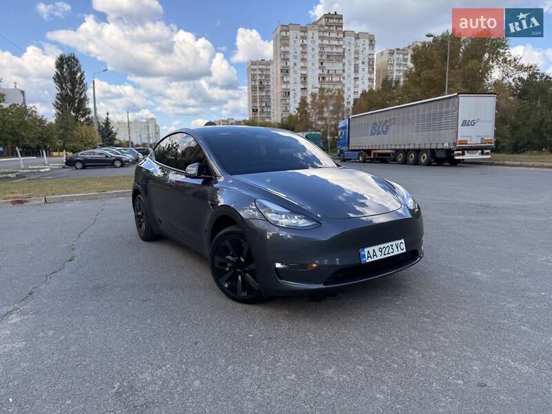 Позашляховик / Кросовер Tesla Model Y 2023 в Києві фото 4 Позашляховик / Кросовер Tesla Model Y 2023 в Києві