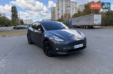 Позашляховик / Кросовер Tesla Model Y 2023 в 