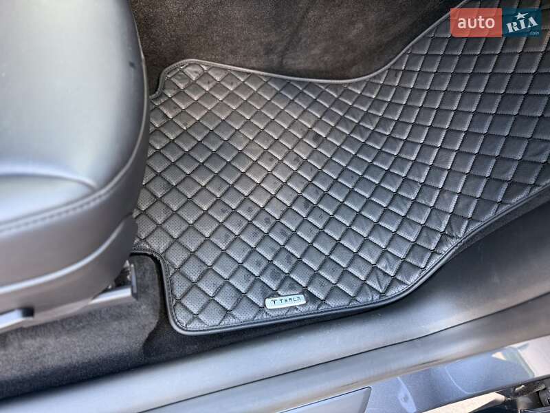 Позашляховик / Кросовер Tesla Model Y 2023 в Києві фото 16 Позашляховик / Кросовер Tesla Model Y 2023 в Києві