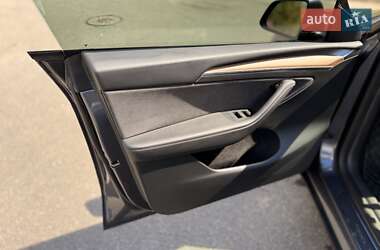 Позашляховик / Кросовер Tesla Model Y 2023 в 