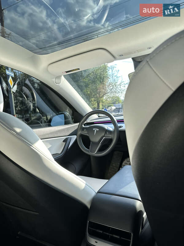 Позашляховик / Кросовер Tesla Model Y 2021 в Дніпрі
