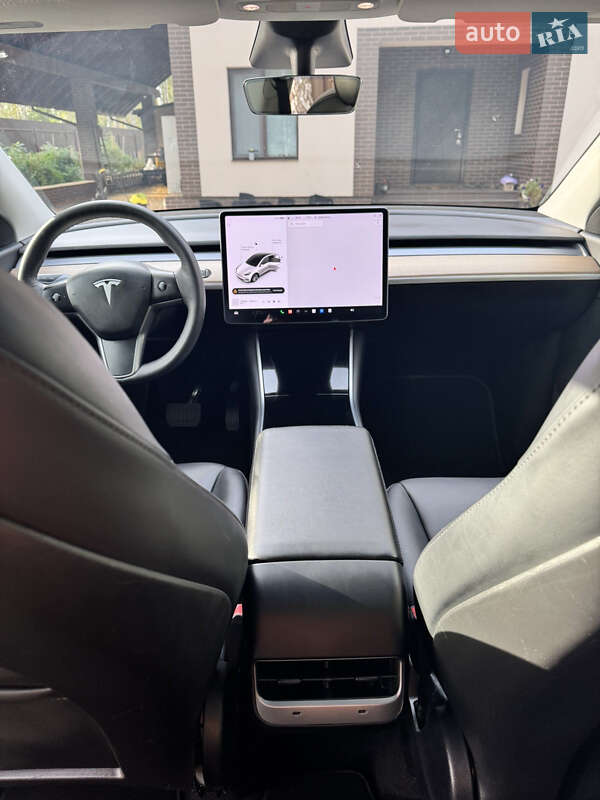 Внедорожник / Кроссовер Tesla Model Y 2021 в Киеве