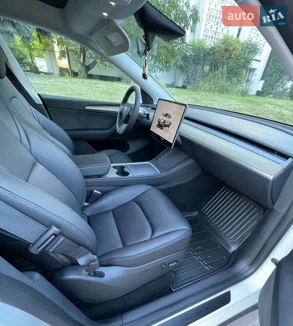 Позашляховик / Кросовер Tesla Model Y 2023 в Тернополі