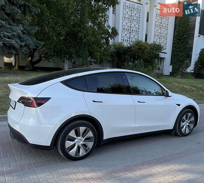 Позашляховик / Кросовер Tesla Model Y 2023 в Тернополі