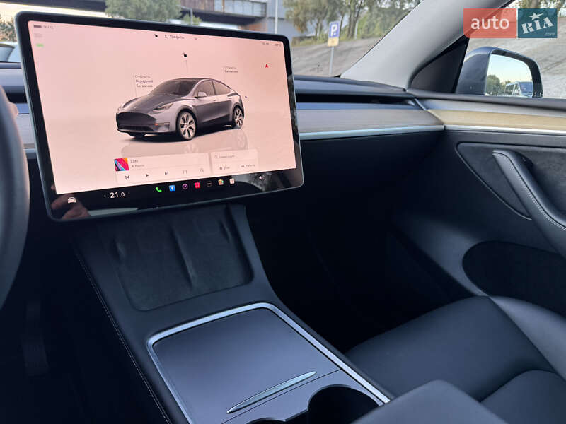Внедорожник / Кроссовер Tesla Model Y 2023 в Киеве