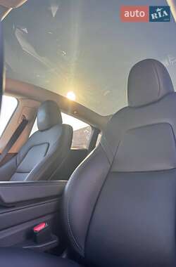 Внедорожник / Кроссовер Tesla Model Y 2023 в 