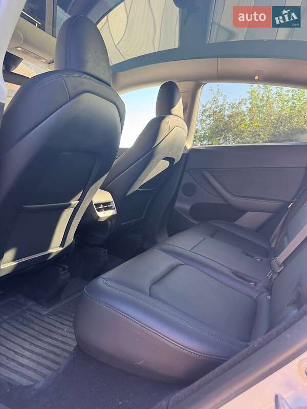 Внедорожник / Кроссовер Tesla Model Y 2023 в Запорожье